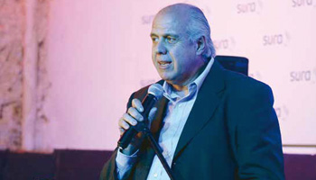 :: Seguros SURA : : Entrevista al Director de Seguros de la Compa��a
